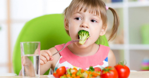 10 truques simples e eficazes para fazer seu filho comer legumes e verduras